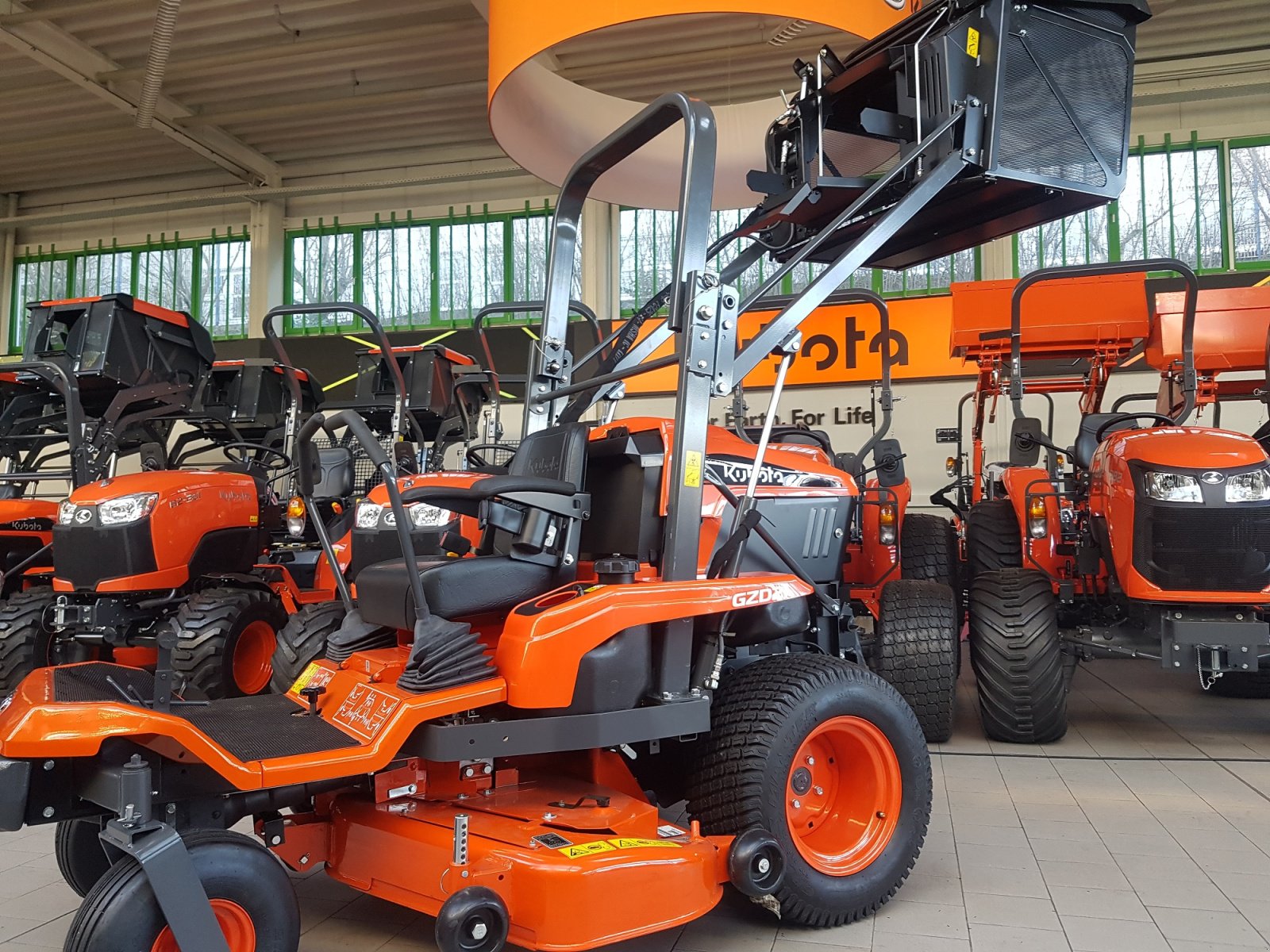 Großflächenmäher des Typs Kubota GZD21-HD Zero Turn, Neumaschine in Olpe (Bild 3)