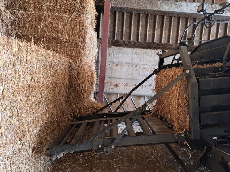 Großpackenpresse of the type Case IH LB434XL, Gebrauchtmaschine in CHAUMONT (Picture 3)