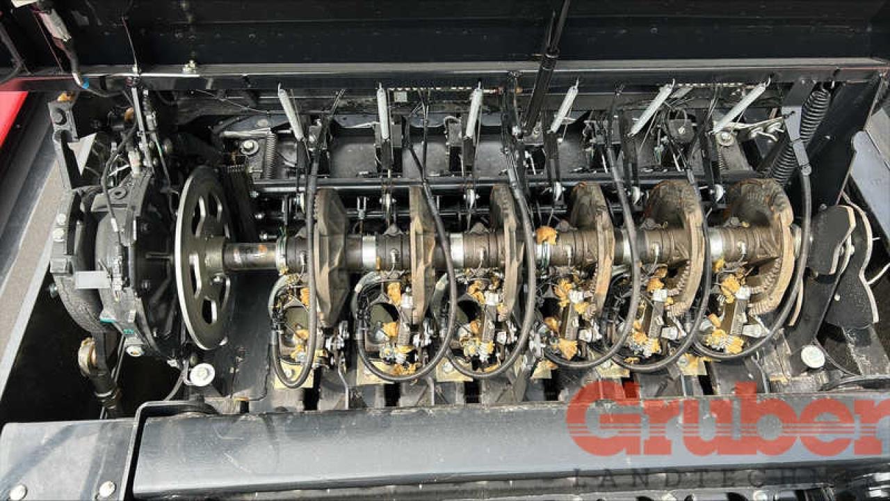 Großpackenpresse des Typs Case IH LB436 HD Rotor Cutter, Neumaschine in Hartkirchen (Bild 9)