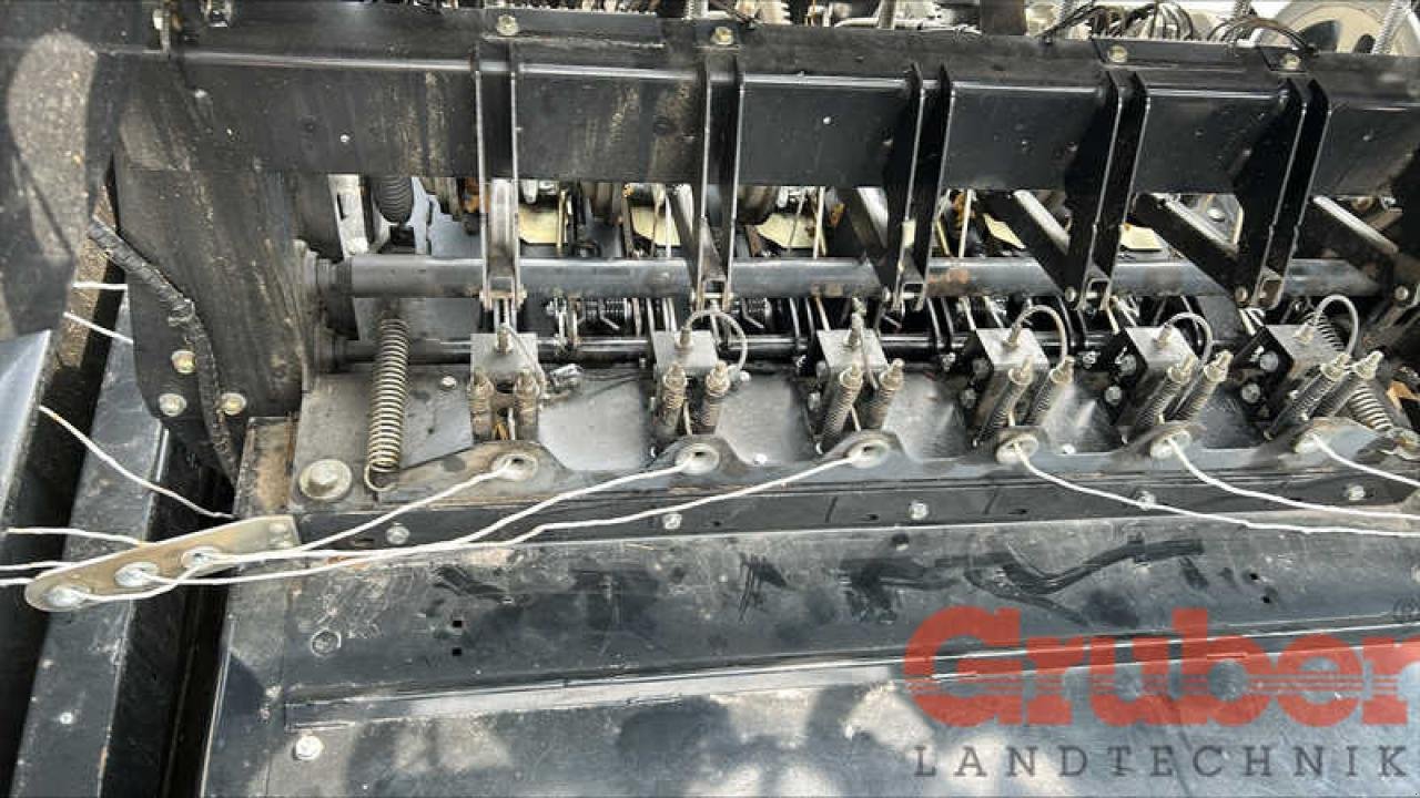 Großpackenpresse des Typs Case IH LB436 HD Rotor Cutter, Neumaschine in Hartkirchen (Bild 11)