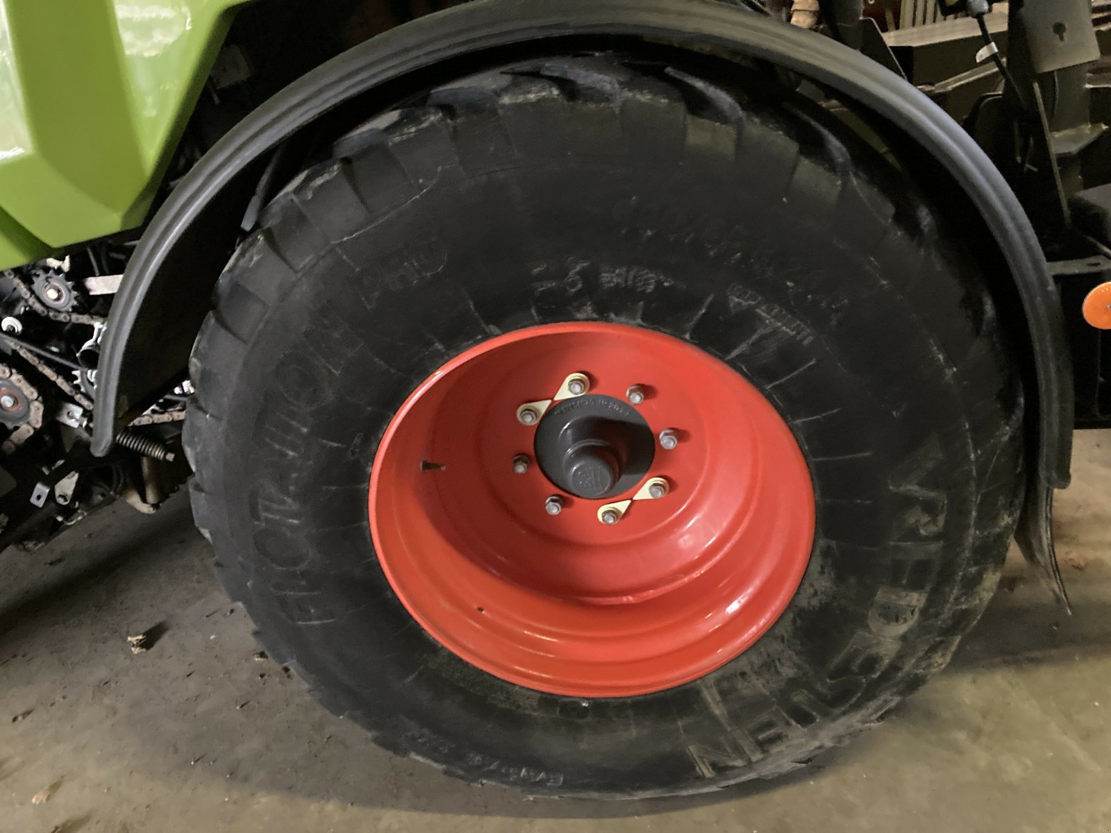 Großpackenpresse от тип CLAAS PRESSE UNIWRAP 455 ROLLANT, Gebrauchtmaschine в ST CLEMENT DE LA PLACE (Снимка 10)