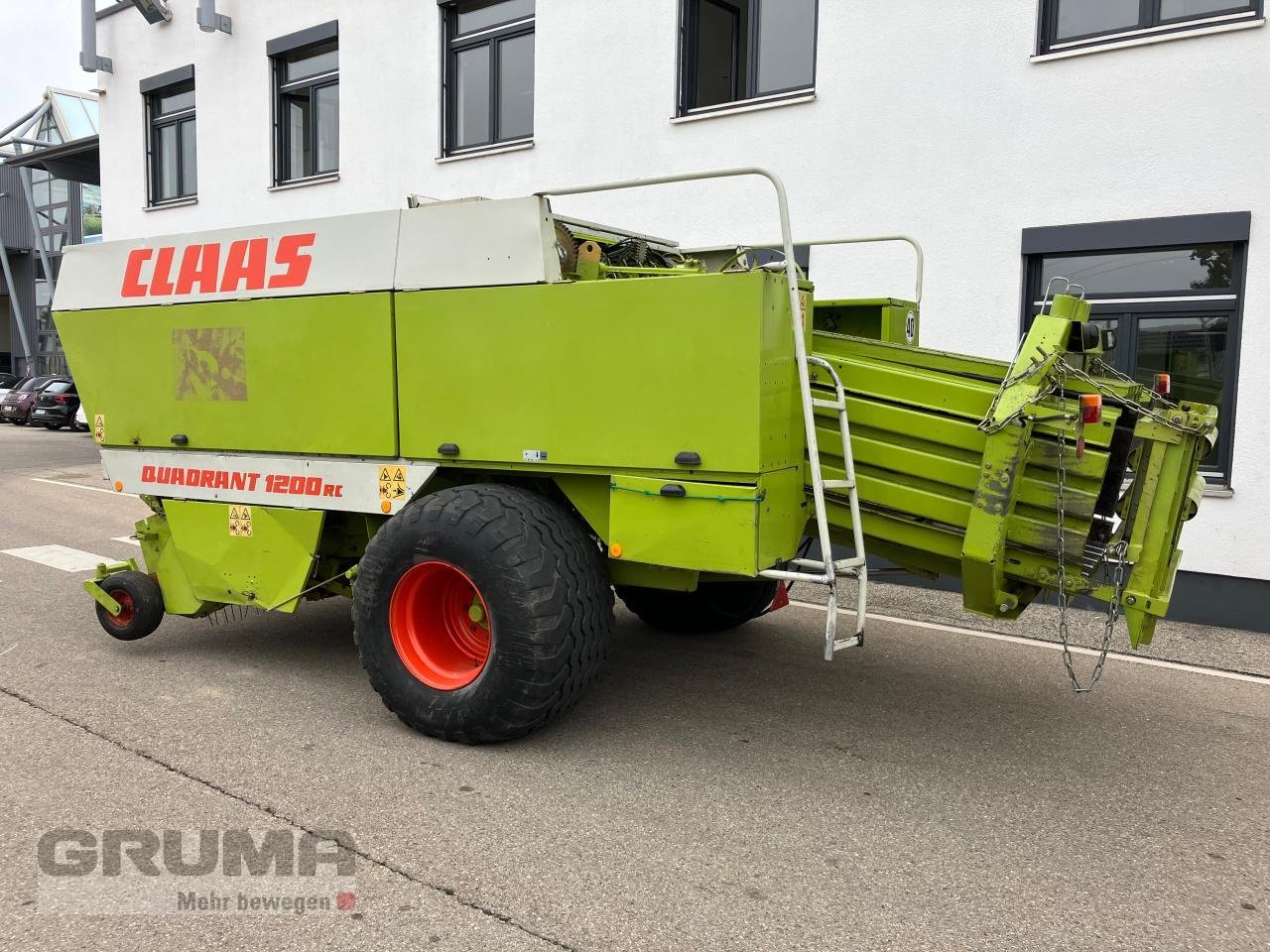 Großpackenpresse des Typs CLAAS Quadrant 1200 RC, Gebrauchtmaschine in Friedberg-Derching (Bild 4)