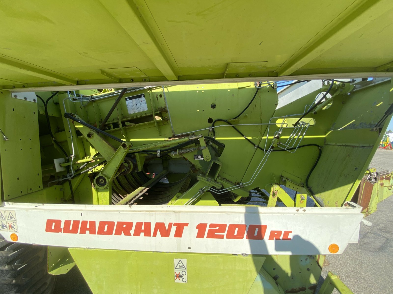 Großpackenpresse Türe ait CLAAS QUADRANT 1200, Gebrauchtmaschine içinde SAINT ANDIOL (resim 5)