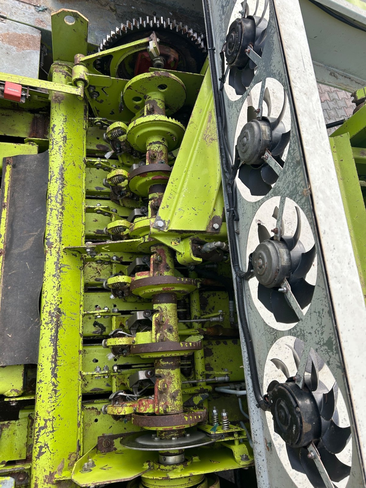 Großpackenpresse of the type CLAAS Quadrant 1200, Gebrauchtmaschine in Inzell (Picture 12)