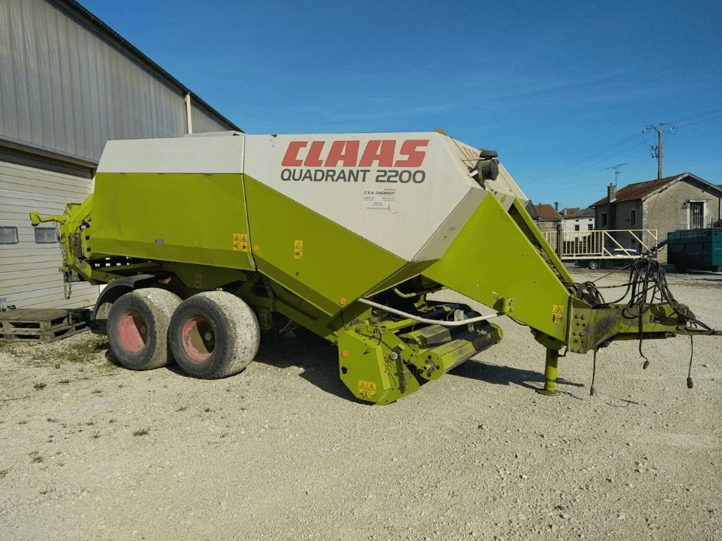 Großpackenpresse типа CLAAS QUADRANT 2200, Gebrauchtmaschine в Eton (Фотография 1)