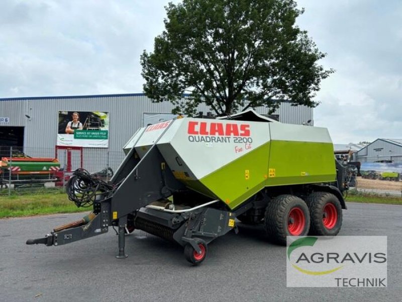 Großpackenpresse of the type CLAAS QUADRANT 3200 FC T TANDEMACHSE, Gebrauchtmaschine in Meppen (Picture 1)