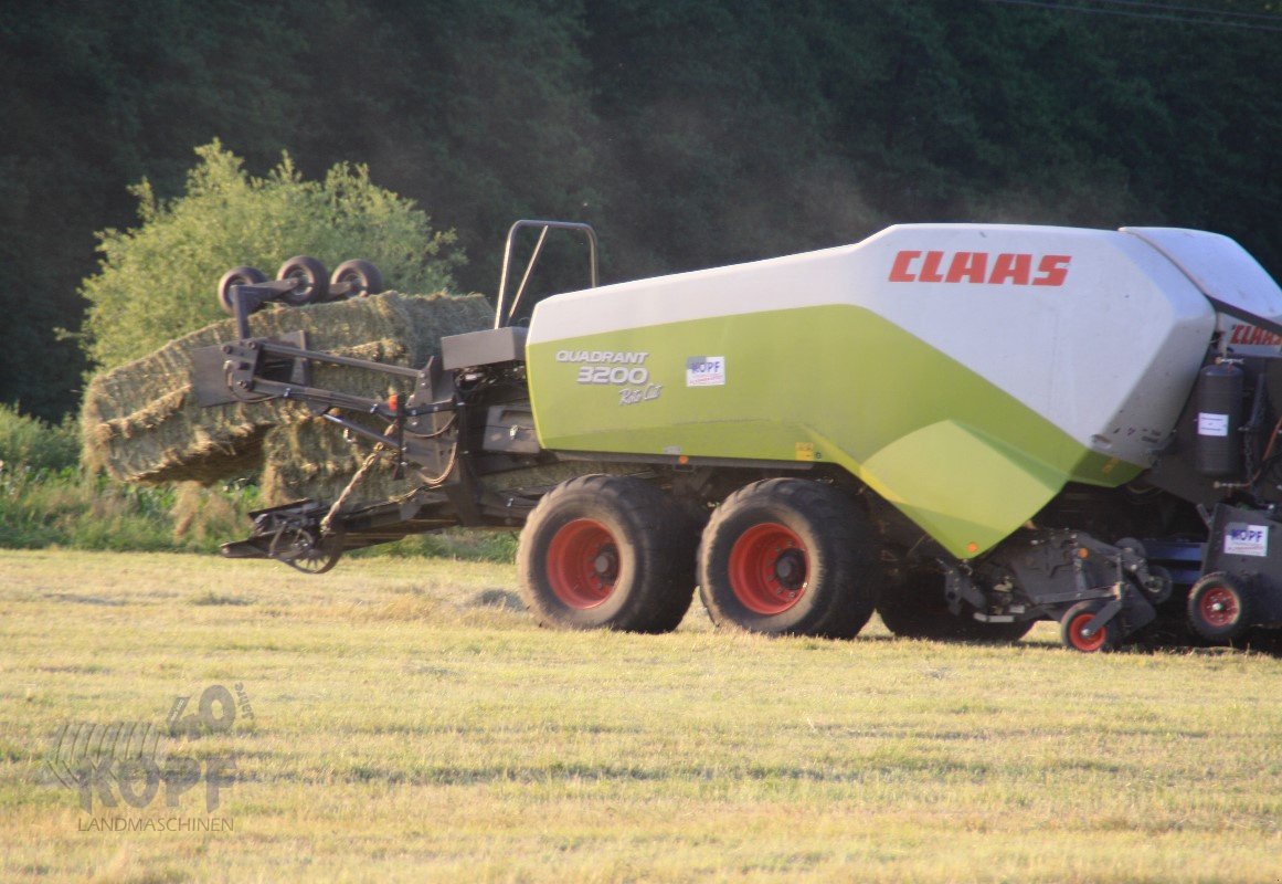 Großpackenpresse Türe ait CLAAS Quadrant 3200 RC mit Häcksler und Ballenstapler, Gebrauchtmaschine içinde Schutterzell (resim 4)