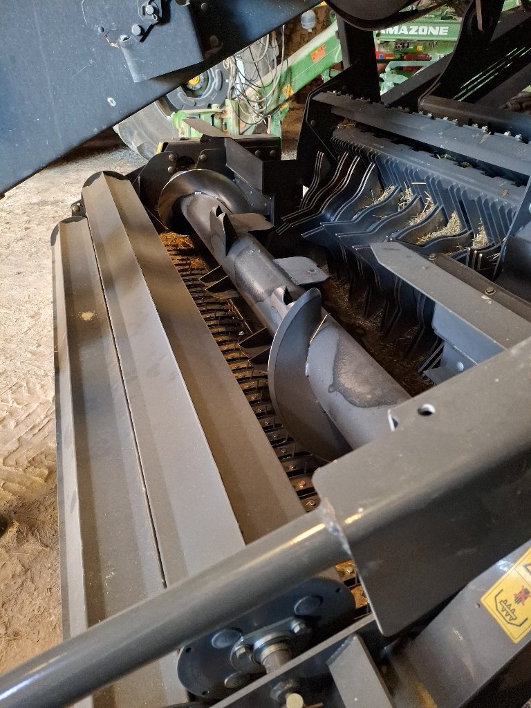 Großpackenpresse типа CLAAS QUADRANT 3300, Gebrauchtmaschine в BRAS SUR MEUSE (Фотография 5)