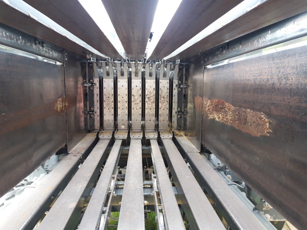 Großpackenpresse типа CLAAS QUADRANT 3300, Gebrauchtmaschine в BRAS SUR MEUSE (Фотография 8)