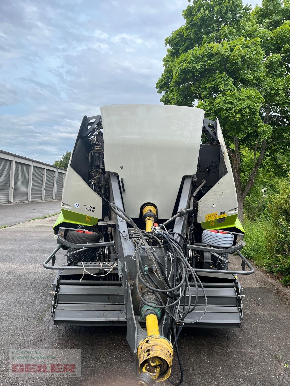 Großpackenpresse of the type CLAAS Quadrant 3400 RC, Gebrauchtmaschine in Ansbach (Picture 9)