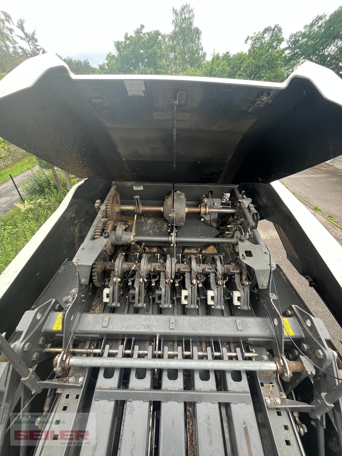 Großpackenpresse of the type CLAAS Quadrant 3400 RC, Gebrauchtmaschine in Ansbach (Picture 18)