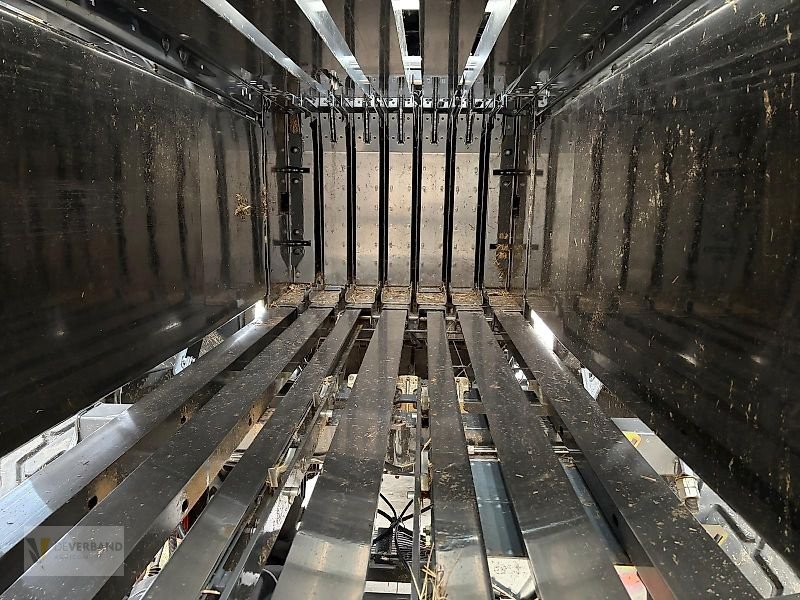 Großpackenpresse типа CLAAS Quadrant 3400 RF, Gebrauchtmaschine в Oberdonven (Фотография 10)