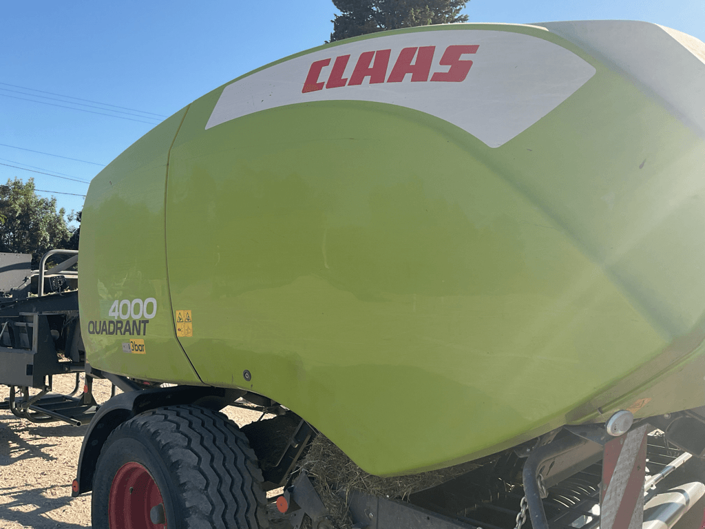 Großpackenpresse typu CLAAS QUADRANT 4000 TRADITION, Gebrauchtmaschine v SAINT ANDIOL (Obrázek 3)