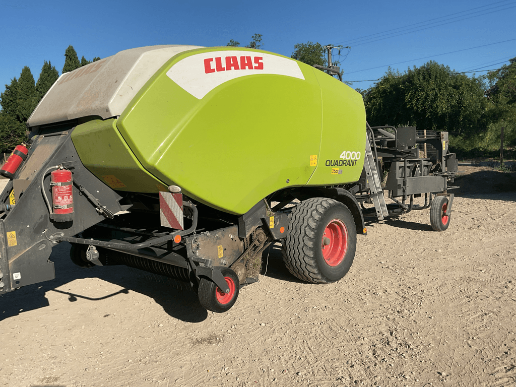 Großpackenpresse typu CLAAS QUADRANT 4000 TRADITION, Gebrauchtmaschine v SAINT ANDIOL (Obrázek 1)
