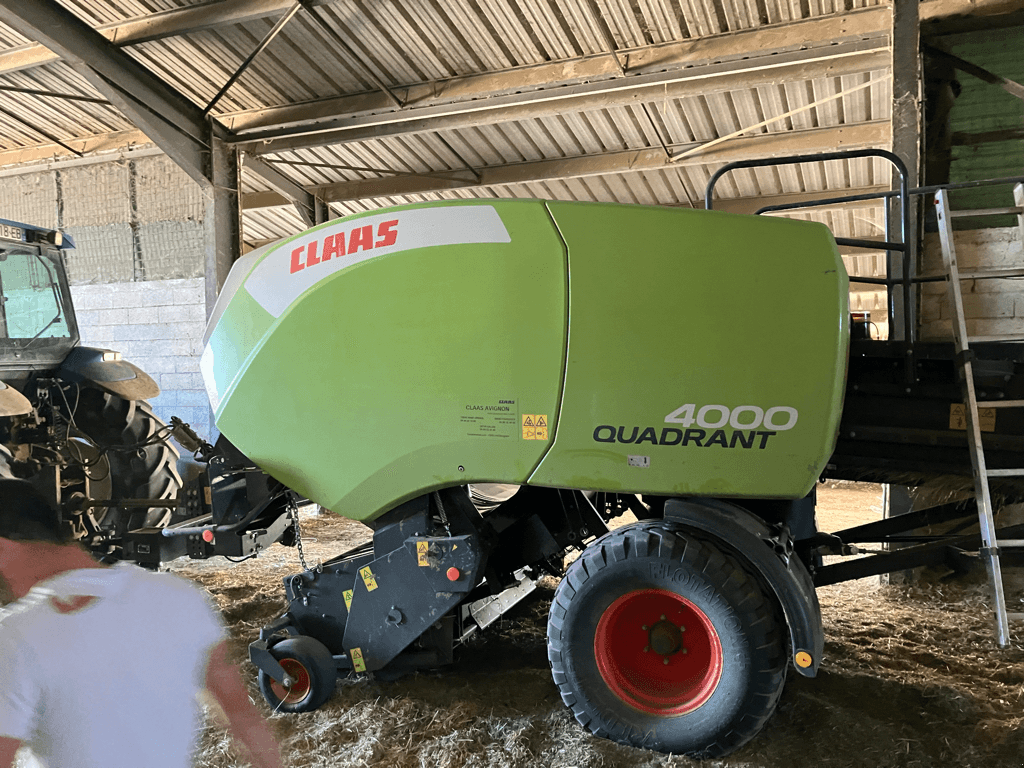 Großpackenpresse typu CLAAS QUADRANT 4000 TRADITION, Gebrauchtmaschine v SAINT ANDIOL (Obrázek 2)
