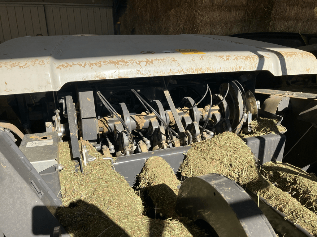 Großpackenpresse типа CLAAS QUADRANT 4000 TRADITION, Gebrauchtmaschine в SAINT ANDIOL (Фотография 8)