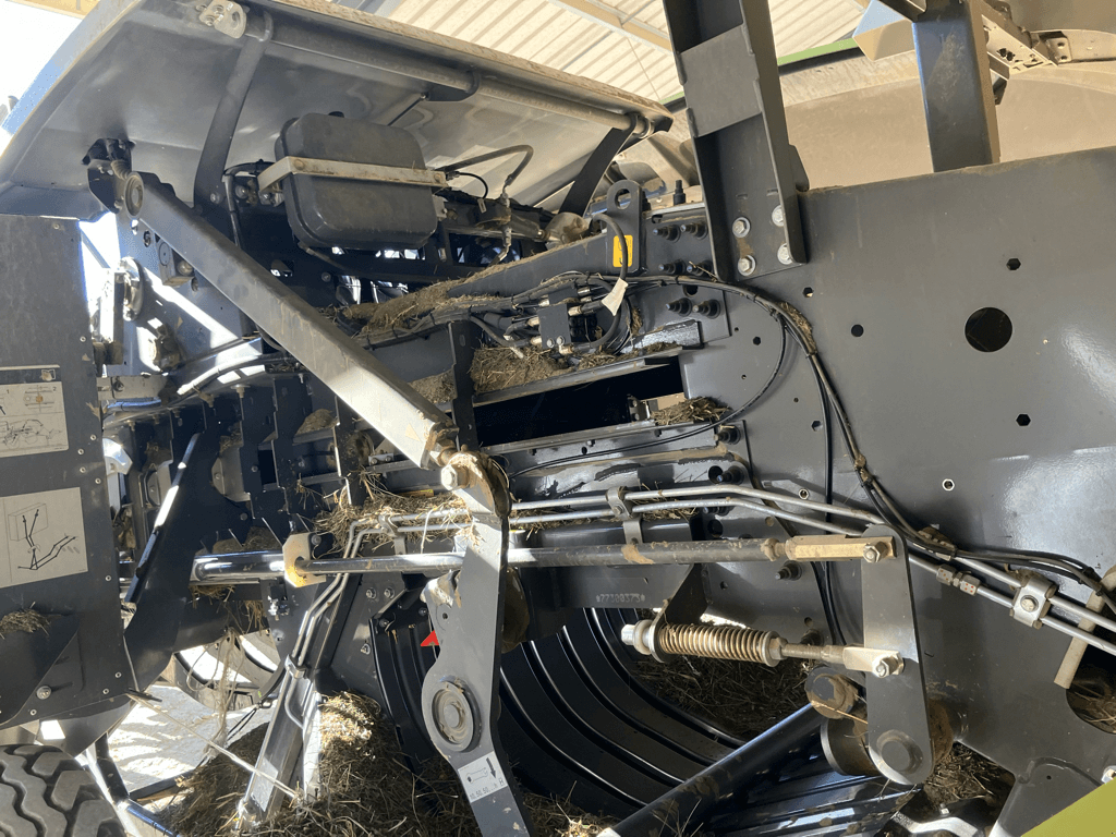 Großpackenpresse типа CLAAS QUADRANT 4000 TRADITION, Gebrauchtmaschine в SAINT ANDIOL (Фотография 5)