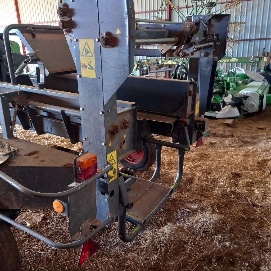 Großpackenpresse типа CLAAS QUADRANT 4000, Gebrauchtmaschine в Calmont (Фотография 11)