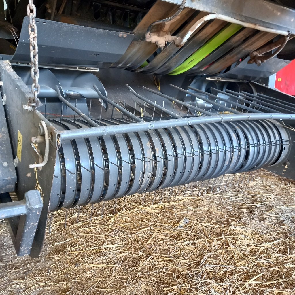 Großpackenpresse типа CLAAS QUADRANT 4000, Gebrauchtmaschine в Calmont (Фотография 8)
