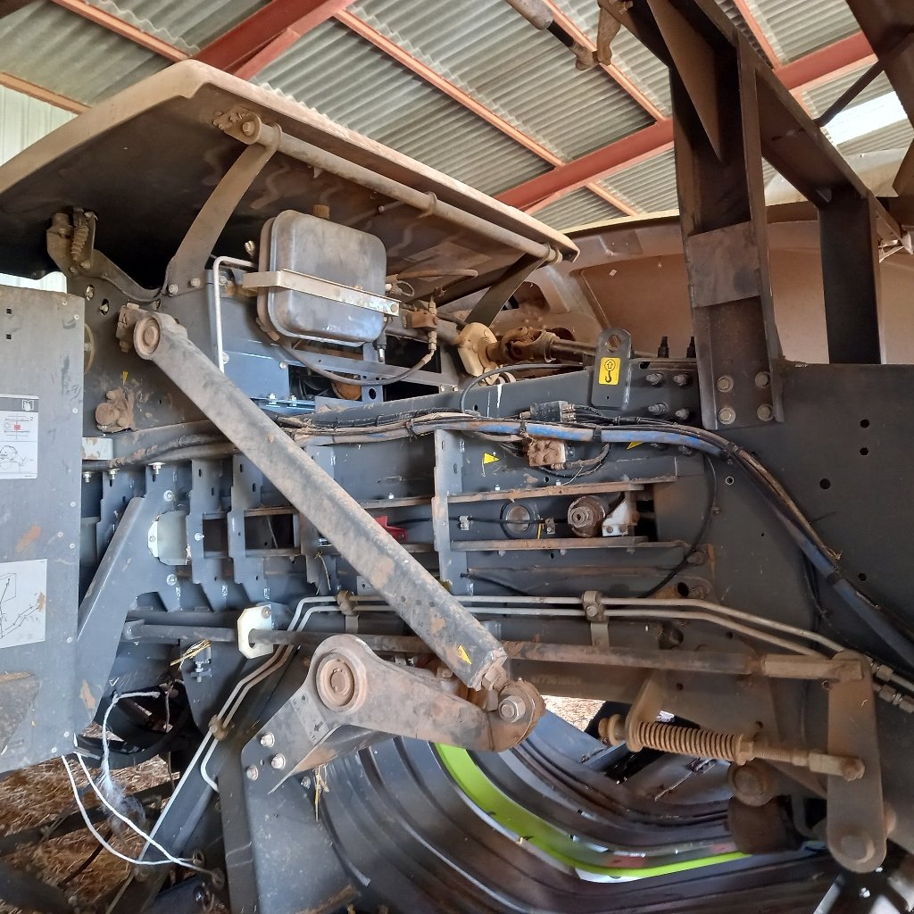 Großpackenpresse типа CLAAS QUADRANT 4000, Gebrauchtmaschine в Calmont (Фотография 10)