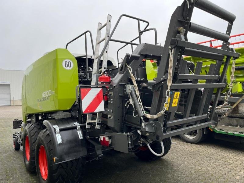 Großpackenpresse a típus CLAAS QUADRANT 4200 FC T+ST, Gebrauchtmaschine ekkor: Hockenheim (Kép 3)