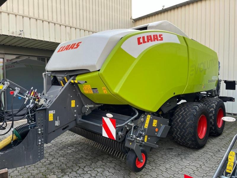 Großpackenpresse of the type CLAAS QUADRANT 4200 RC T+ST, Gebrauchtmaschine in Hockenheim (Picture 1)
