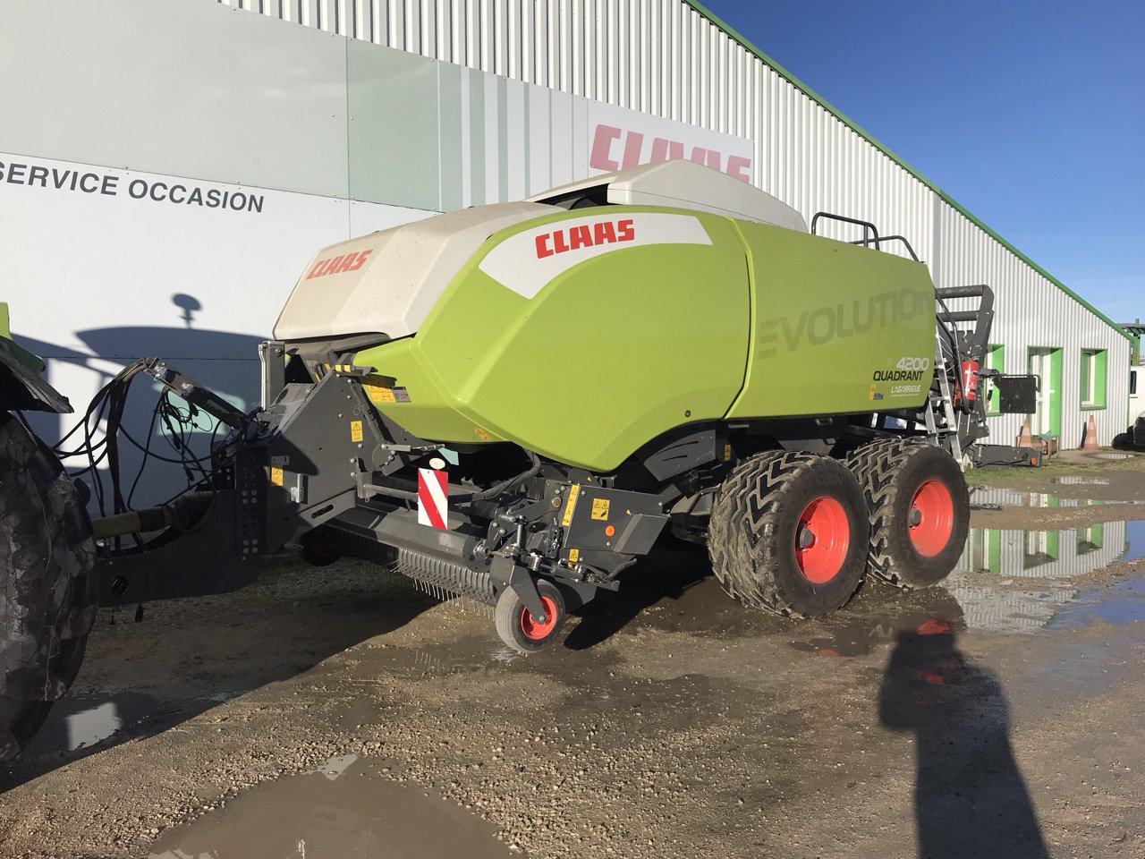 Großpackenpresse van het type CLAAS QUADRANT 4200 RF ÉVOLUTION, Gebrauchtmaschine in MORLHON LE HAUT (Foto 3)