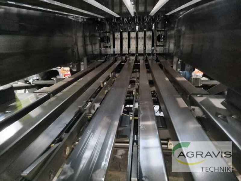 Großpackenpresse of the type CLAAS QUADRANT 5200 EVOLUTION FC TANDEM, Neumaschine in Lage (Picture 6)