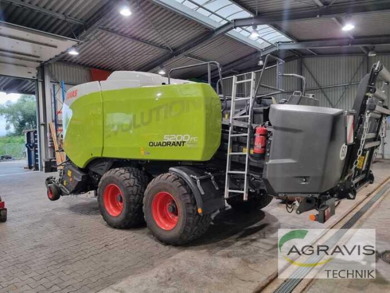 Großpackenpresse of the type CLAAS QUADRANT 5200 EVOLUTION FC TANDEM, Neumaschine in Lage (Picture 5)