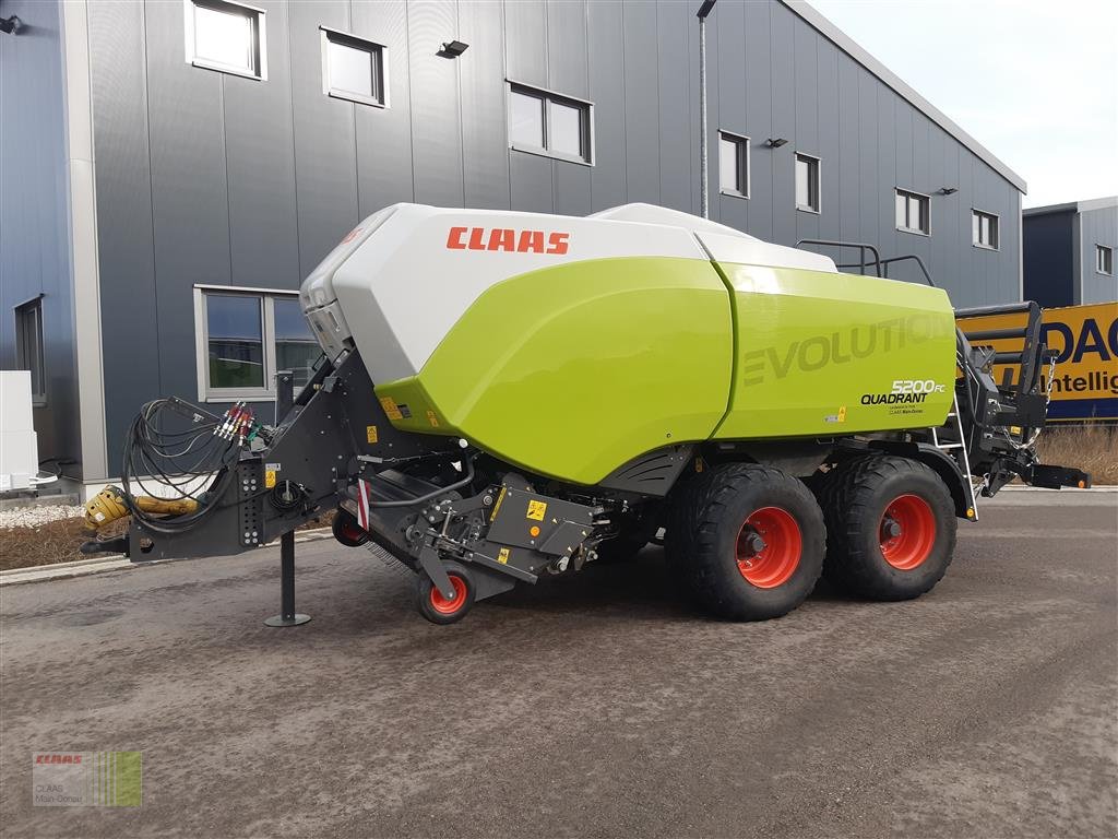 Großpackenpresse des Typs CLAAS Quadrant 5200 FC Evolution, Gebrauchtmaschine in Wassertrüdingen (Bild 2)