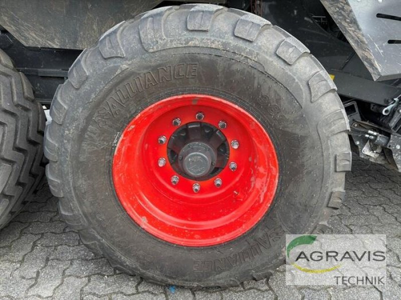 Großpackenpresse of the type CLAAS QUADRANT 5200 FC TANDEM, Vorführmaschine in Coesfeld (Picture 21)