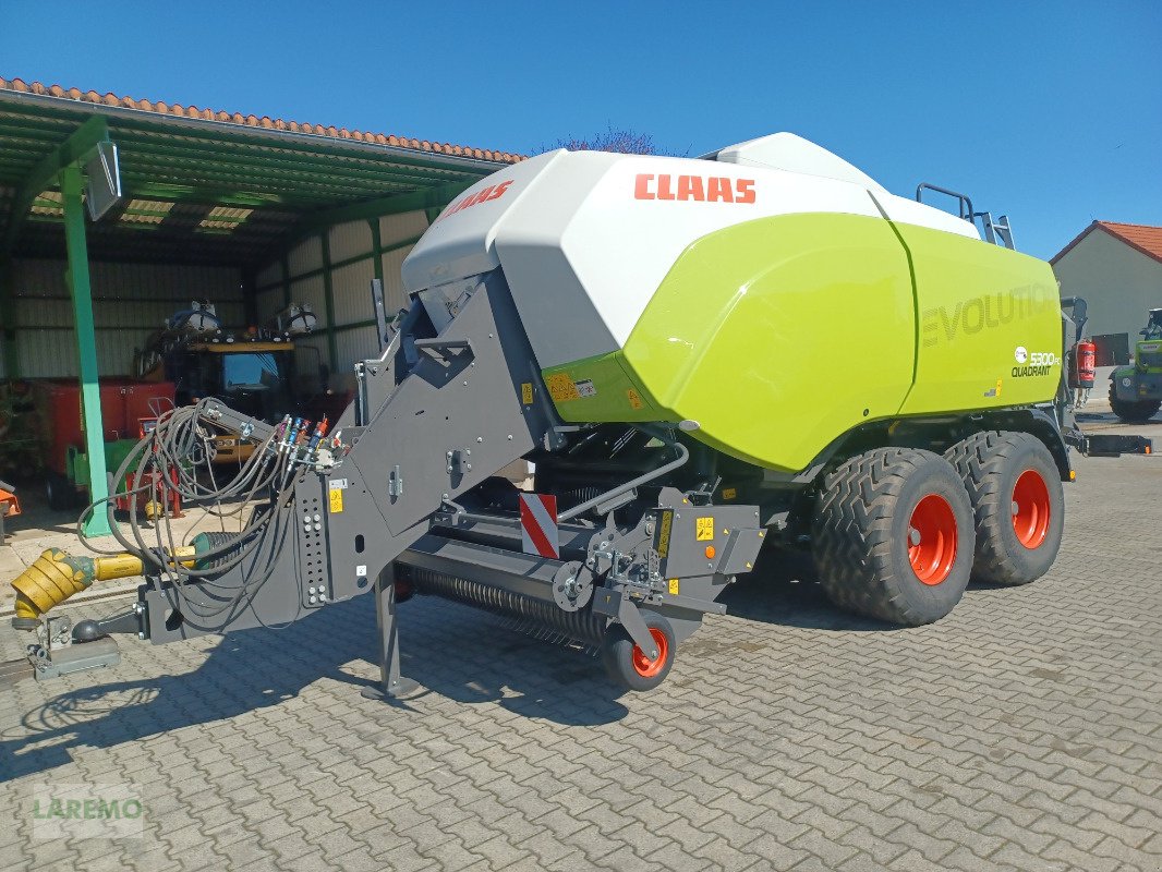 Großpackenpresse типа CLAAS Quadrant 5300 FC Evolution, Gebrauchtmaschine в Langenwetzendorf (Фотография 3)