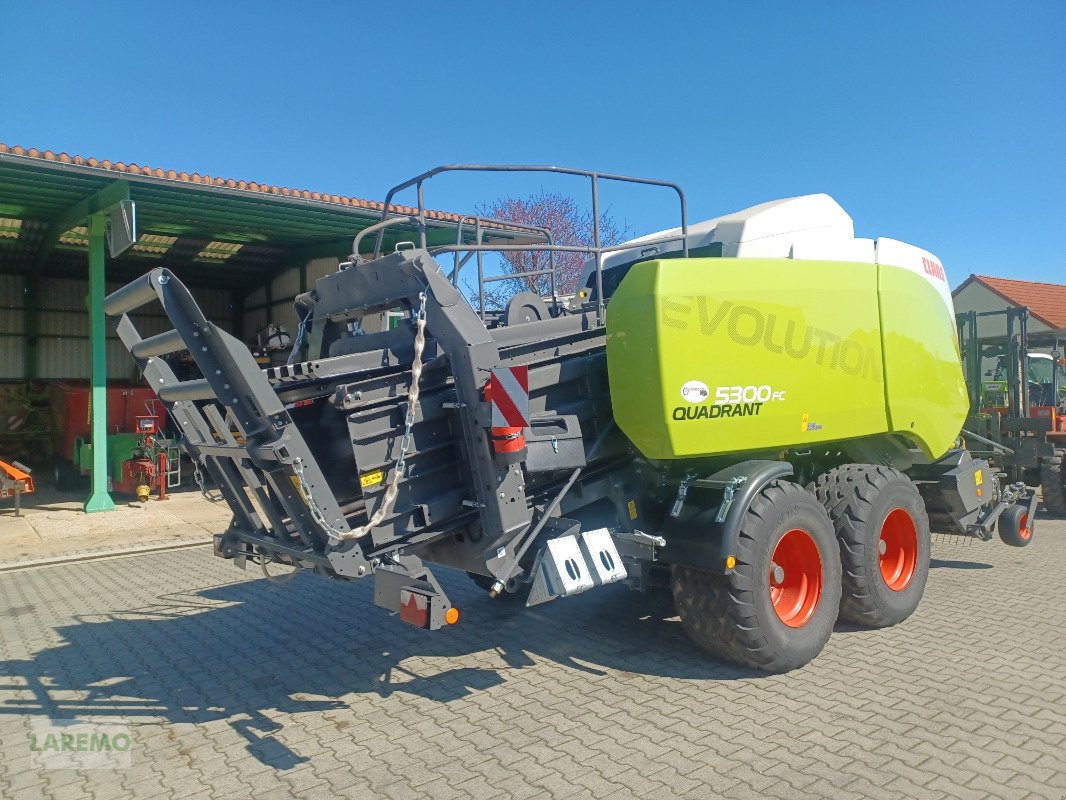 Großpackenpresse типа CLAAS Quadrant 5300 FC Evolution, Gebrauchtmaschine в Langenwetzendorf (Фотография 2)