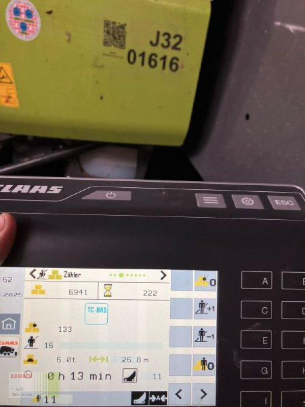 Großpackenpresse tip CLAAS QUADRANT 5300 FC T, Gebrauchtmaschine in Gollhofen (Poză 4)
