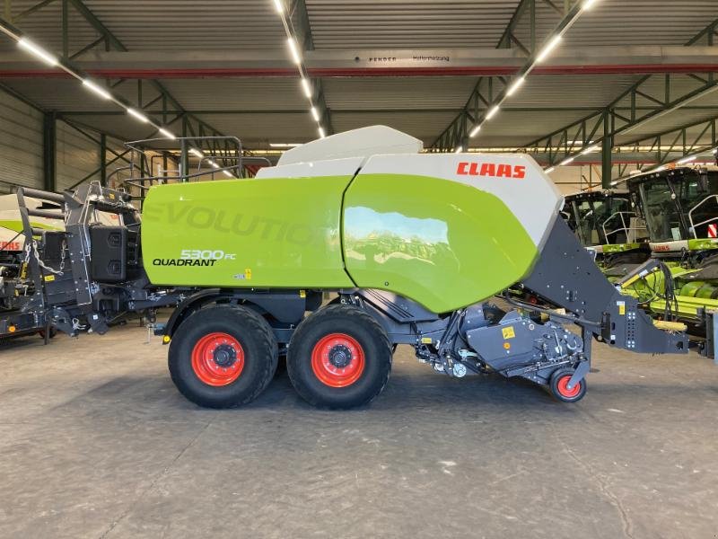 Großpackenpresse типа CLAAS QUADRANT 5300 FC T, Gebrauchtmaschine в Hockenheim (Фотография 6)