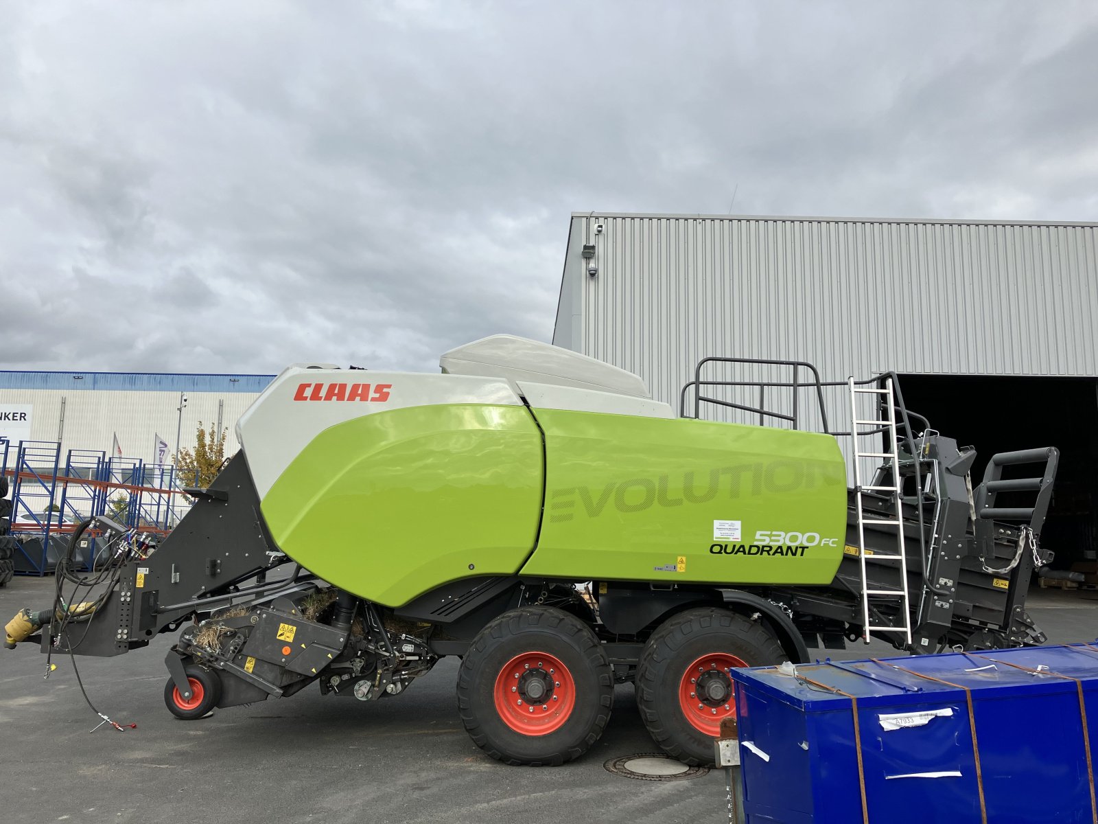 Großpackenpresse des Typs CLAAS Quadrant 5300 FC TA, Gebrauchtmaschine in Grimma (Bild 3)