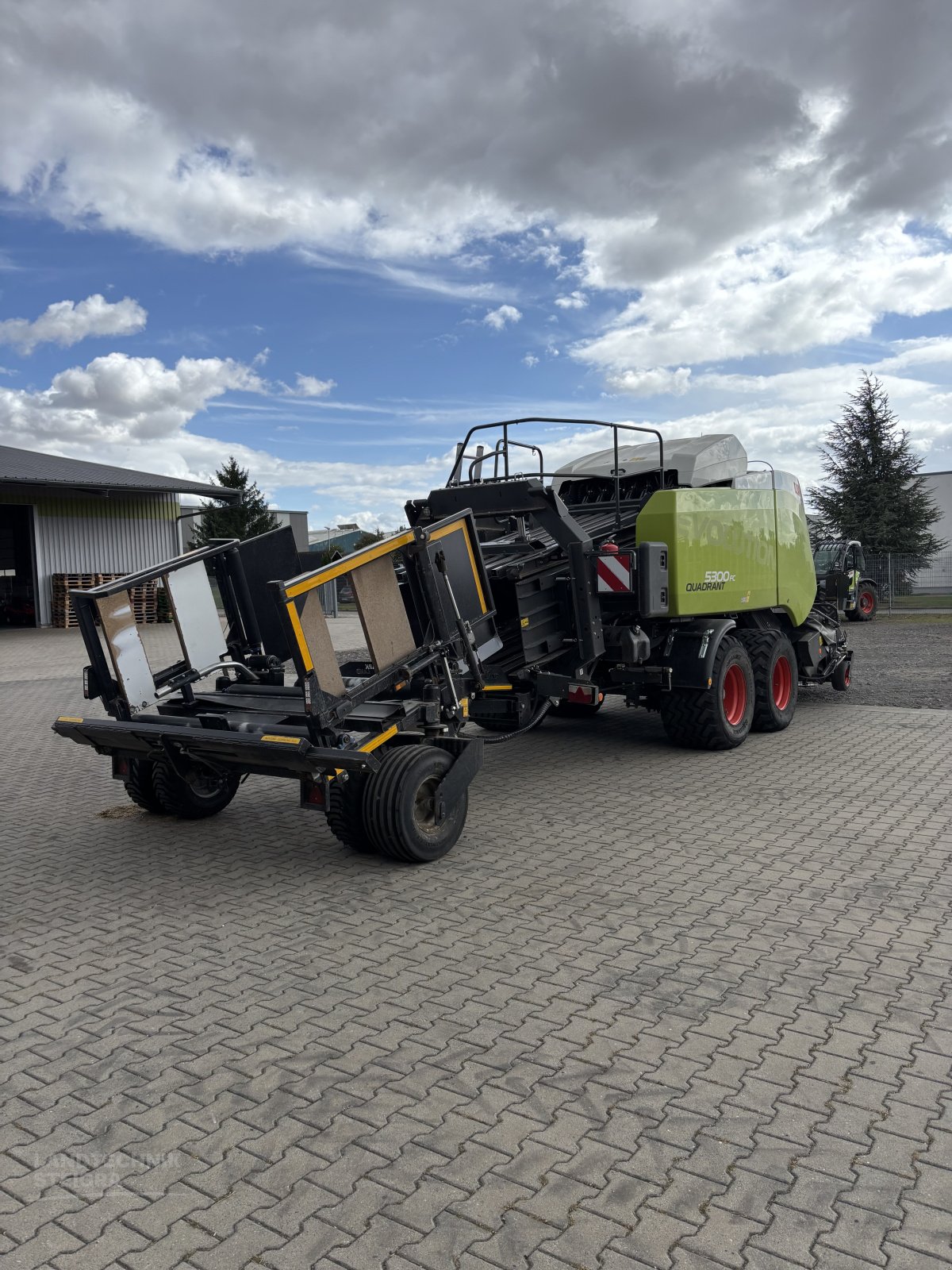 Großpackenpresse des Typs CLAAS Quadrant 5300 FC Tandem EVOLUTION Müthing Vorbauhäcksler, Gebrauchtmaschine in Steigra (Bild 3)
