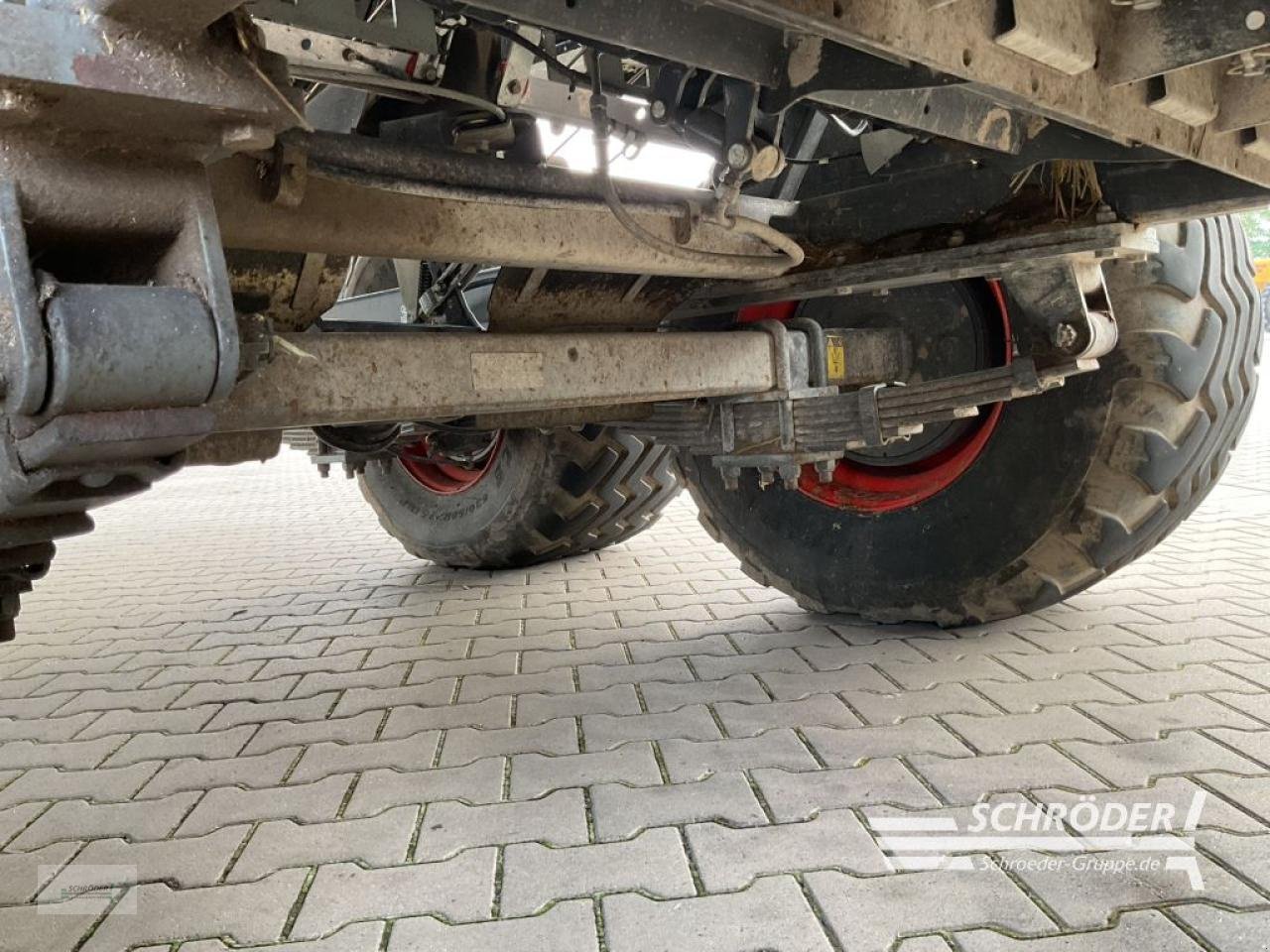 Großpackenpresse of the type CLAAS QUADRANT 5300 RF, Gebrauchtmaschine in Lastrup (Picture 12)