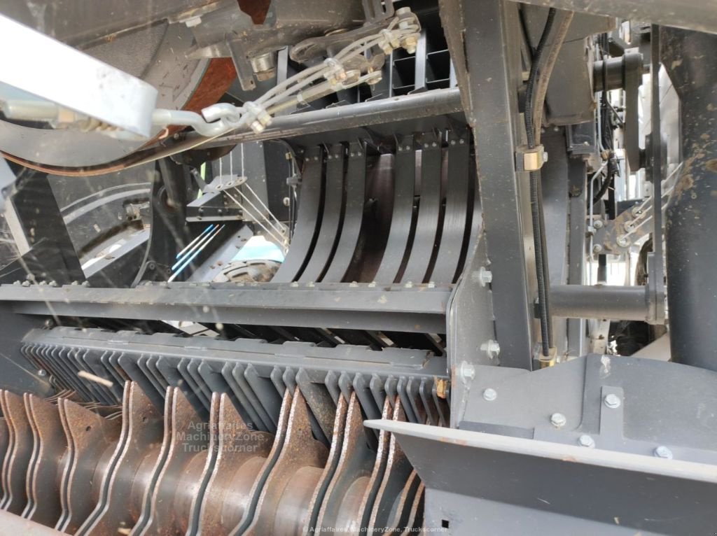 Großpackenpresse of the type CLAAS QUADRANT 5300, Gebrauchtmaschine in FRESNAY LE COMTE (Picture 5)