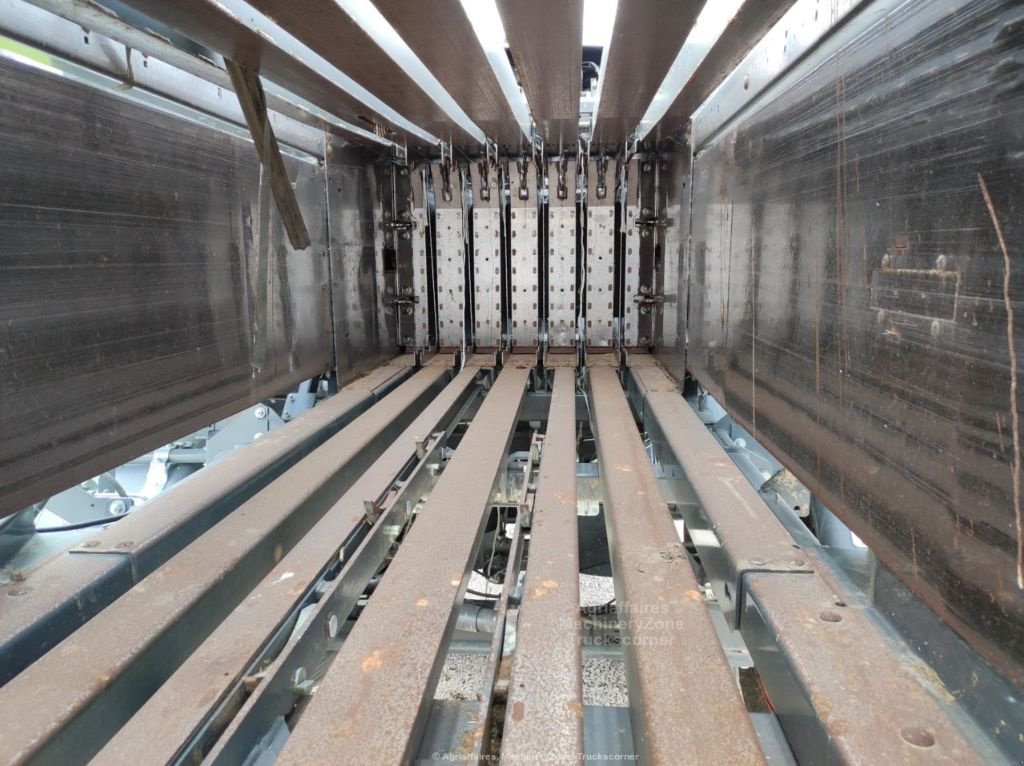 Großpackenpresse of the type CLAAS QUADRANT 5300, Gebrauchtmaschine in FRESNAY LE COMTE (Picture 3)