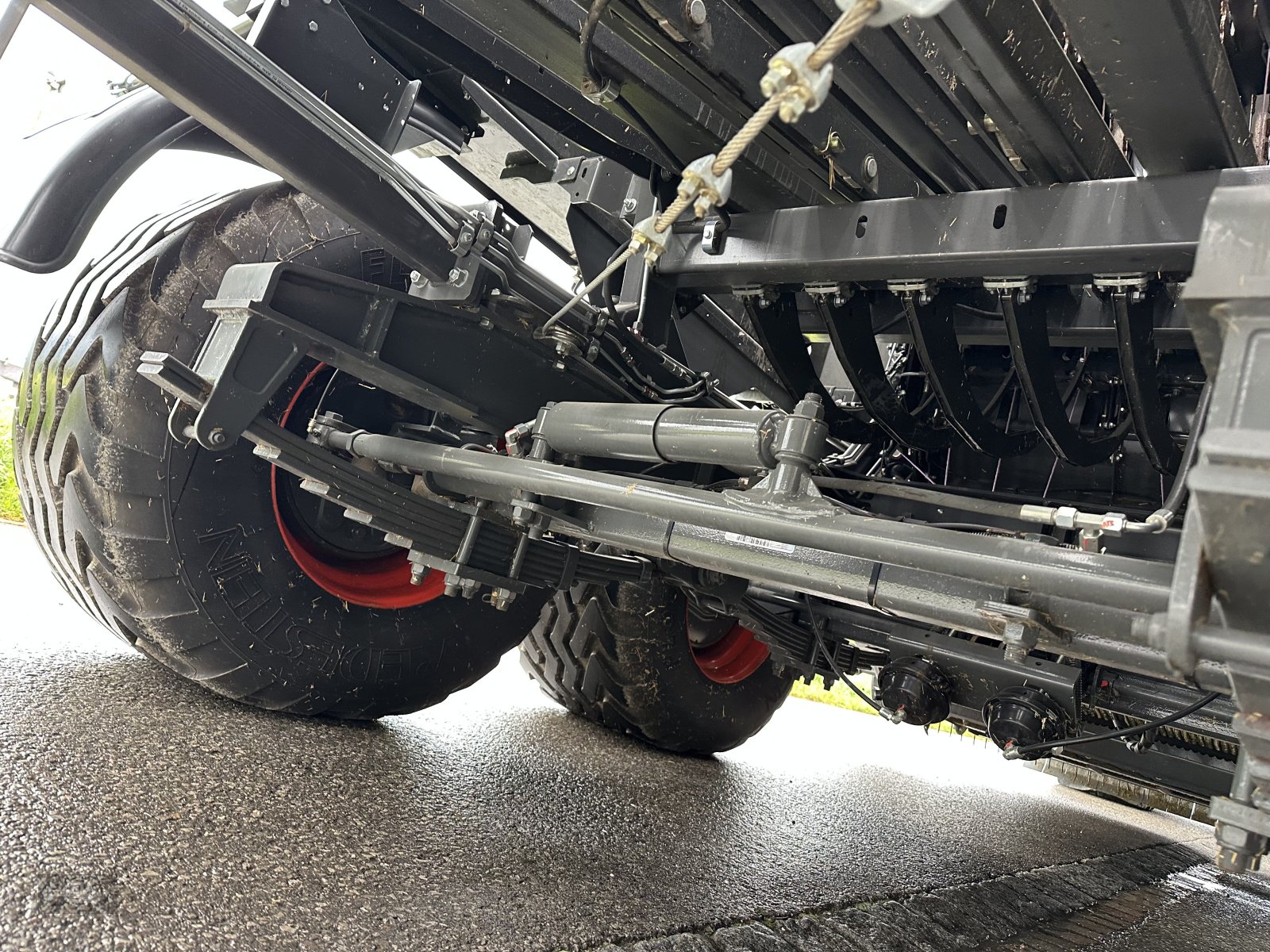 Großpackenpresse типа CLAAS Quandrant 5200 FC Tandem EVOLUTION mit Vorbauhäcksler Mulcher Night Edition, Neumaschine в Rankweil (Фотография 2)