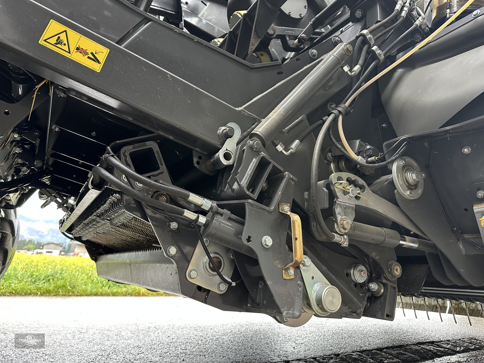 Großpackenpresse типа CLAAS Quandrant 5200 FC Tandem EVOLUTION mit Vorbauhäcksler Mulcher Night Edition, Neumaschine в Rankweil (Фотография 3)