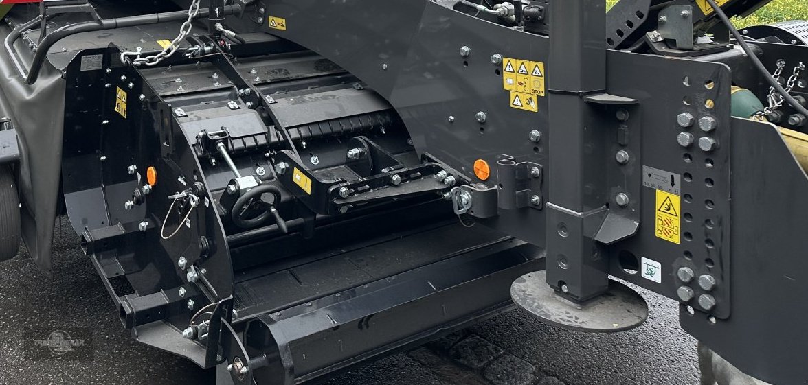 Großpackenpresse типа CLAAS Quandrant 5200 FC Tandem EVOLUTION mit Vorbauhäcksler Mulcher Night Edition, Neumaschine в Rankweil (Фотография 8)