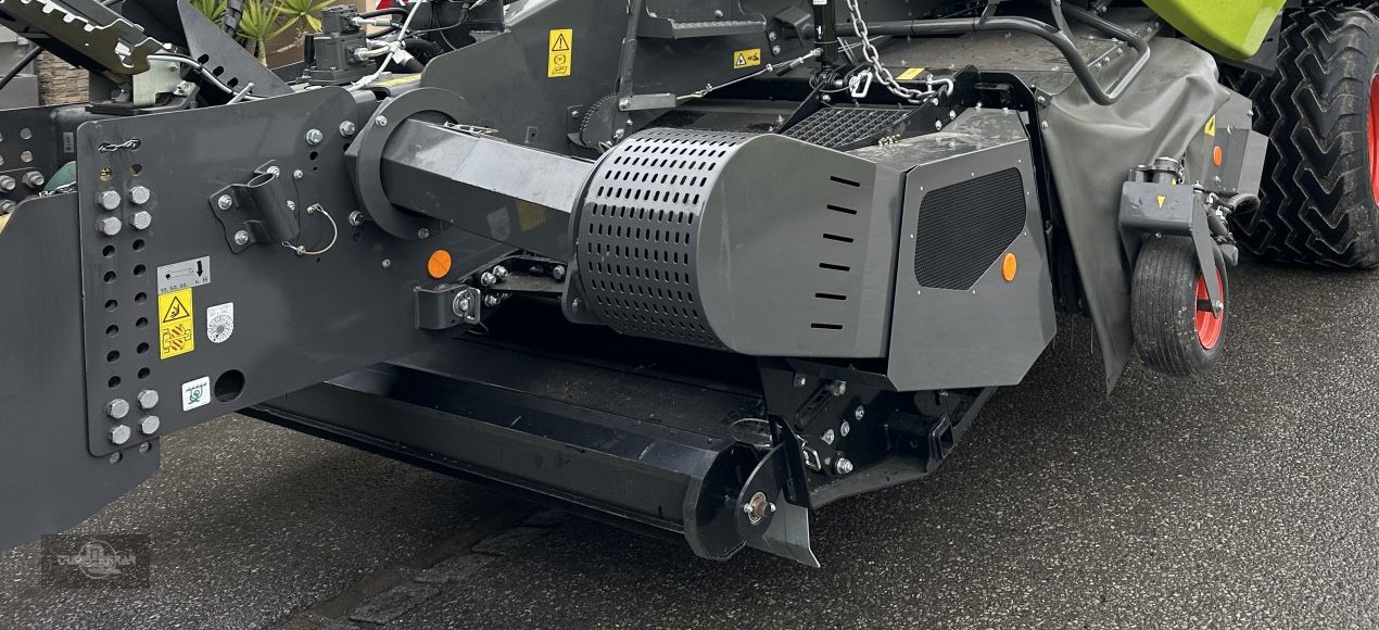 Großpackenpresse типа CLAAS Quandrant 5200 FC Tandem EVOLUTION mit Vorbauhäcksler Mulcher Night Edition, Neumaschine в Rankweil (Фотография 9)