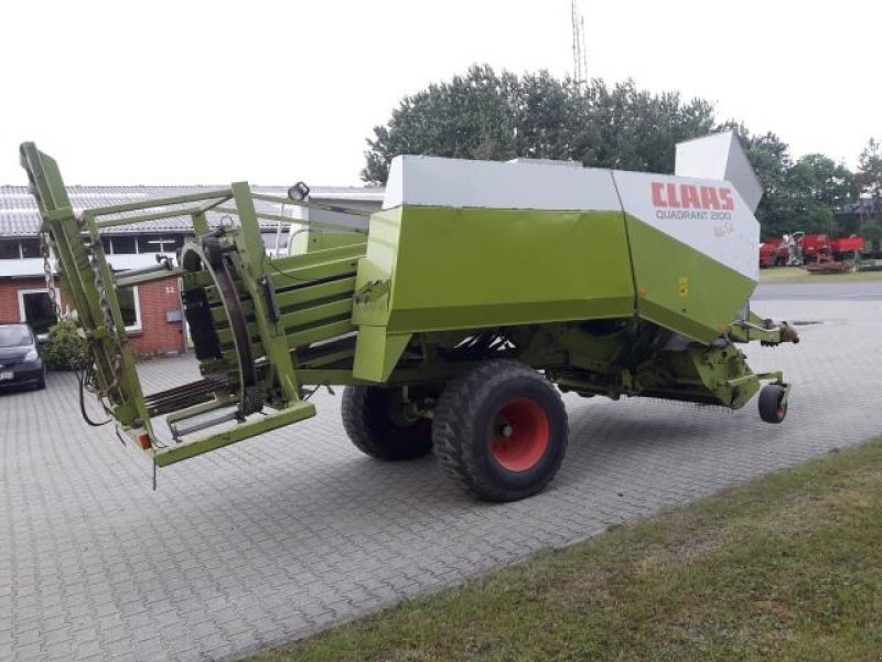 Großpackenpresse of the type CLAAS QUDRANT 2100, Gebrauchtmaschine in Tim (Picture 4)