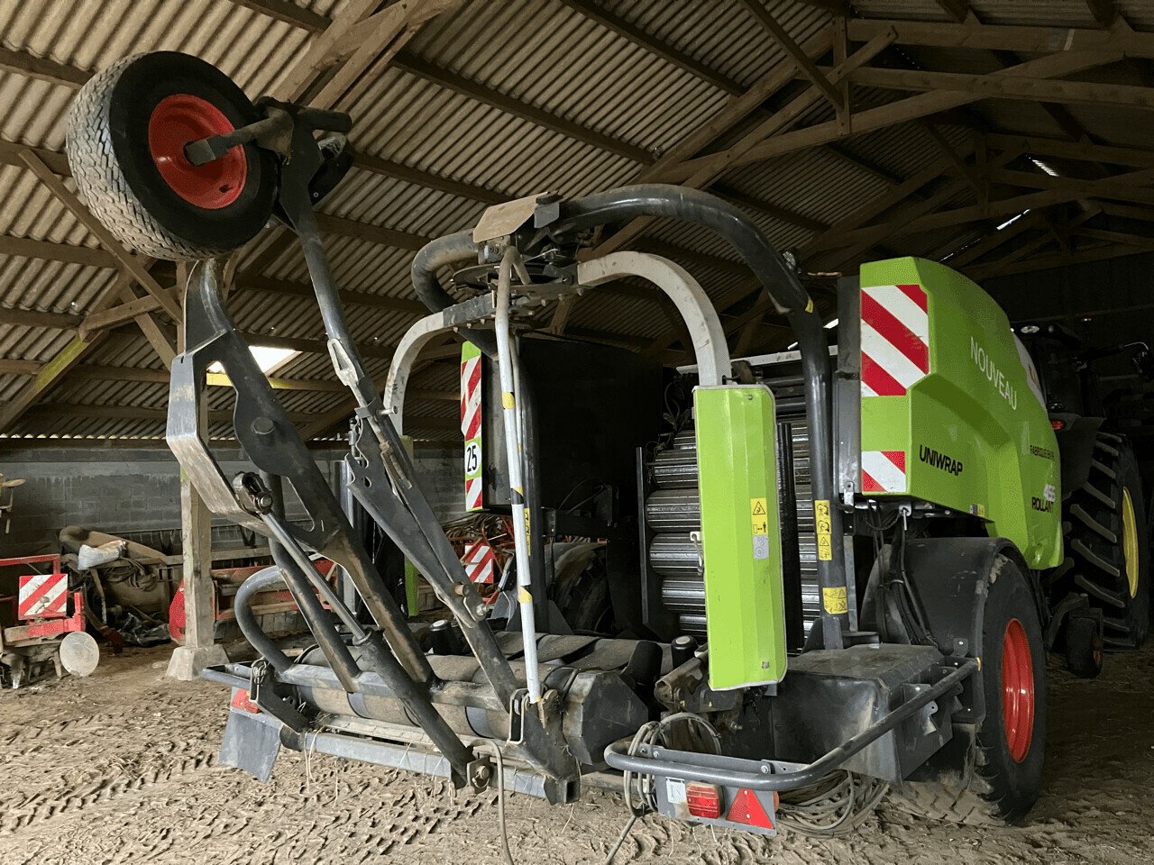 Großpackenpresse des Typs CLAAS ROLLANT 455 RC UNIWRAP, Gebrauchtmaschine in PLOUIGNEAU (Bild 1)