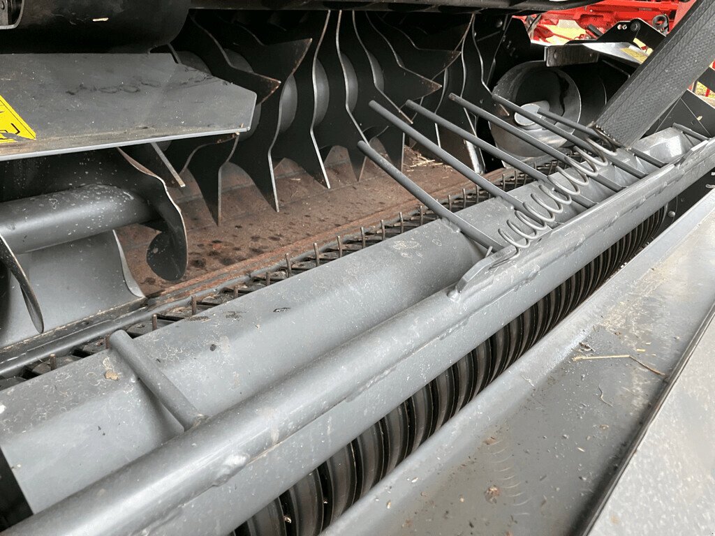 Großpackenpresse des Typs CLAAS VARIANT 460 RF, Gebrauchtmaschine in Hauteroche (Bild 7)