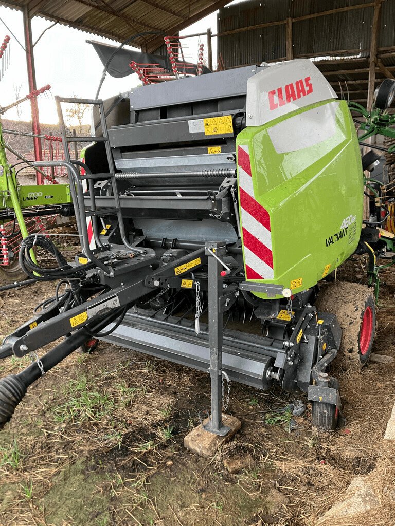 Großpackenpresse des Typs CLAAS VARIANT 460 RF, Gebrauchtmaschine in Hauteroche (Bild 1)