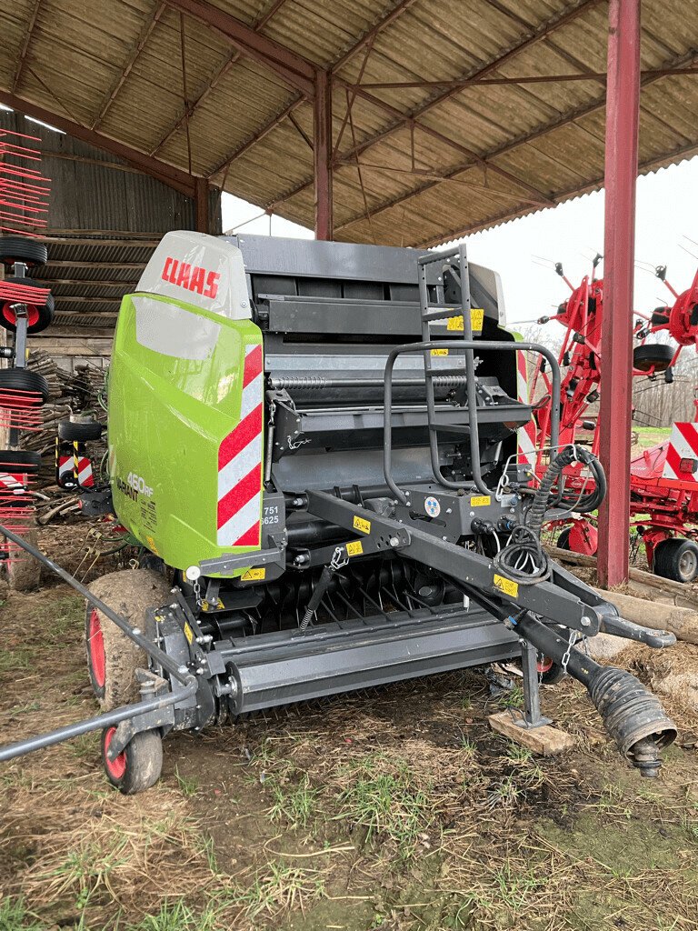 Großpackenpresse des Typs CLAAS VARIANT 460 RF, Gebrauchtmaschine in Hauteroche (Bild 2)
