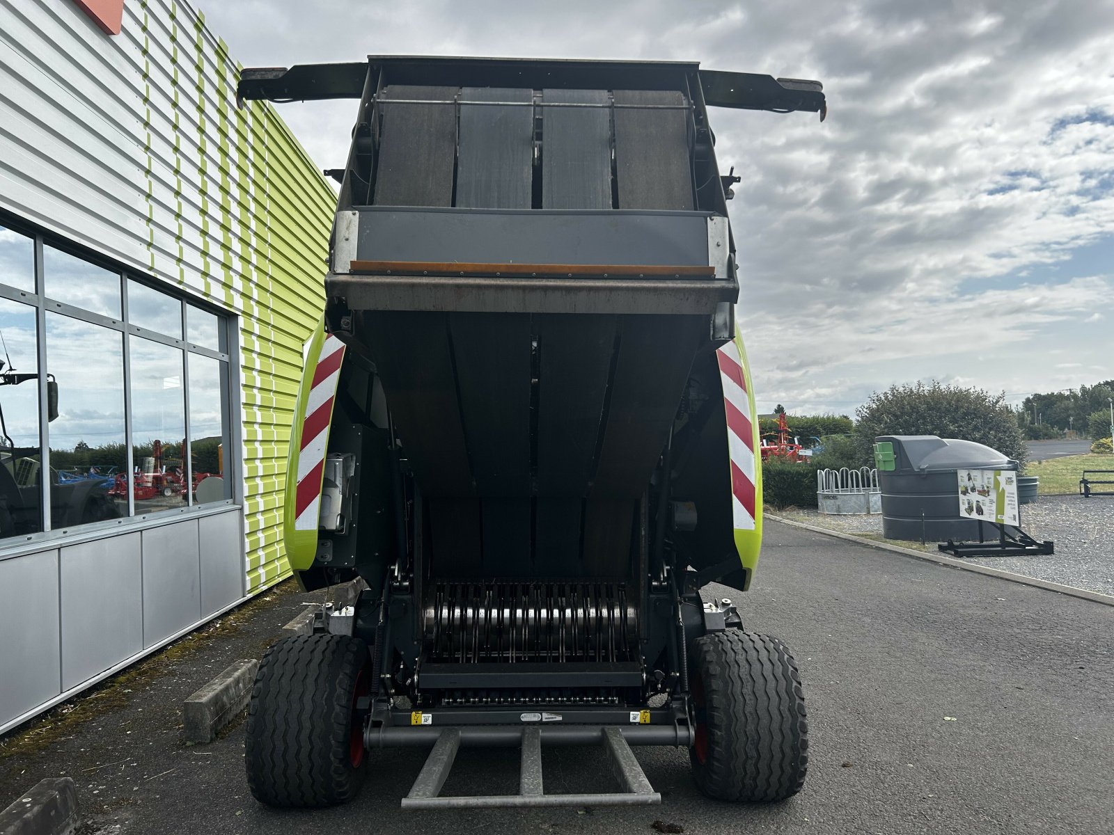 Großpackenpresse of the type CLAAS VARIANT 465 RC PRO, Gebrauchtmaschine in Gannat (Picture 5)